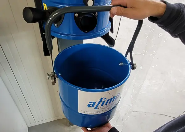 Industriële stofzuiger met vuilcontainer