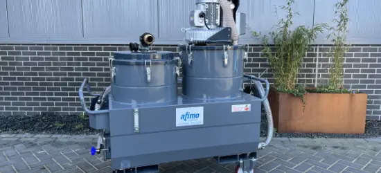 Olie verwijderen met een krachtige oliezuiger